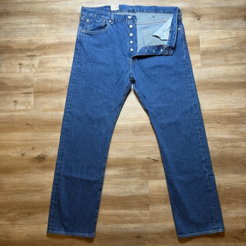 Levis 501 Jeans Men 38x32 Blue Original Fit Button Fly Medium Wash‎ Denim NEW